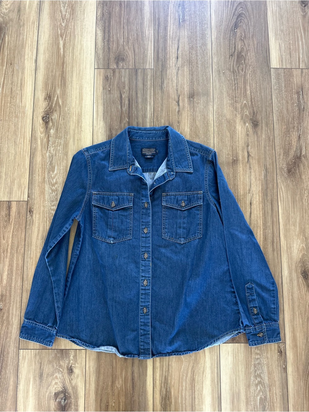 Pendleton women’s Denim Button-Up Shirt size medium petite